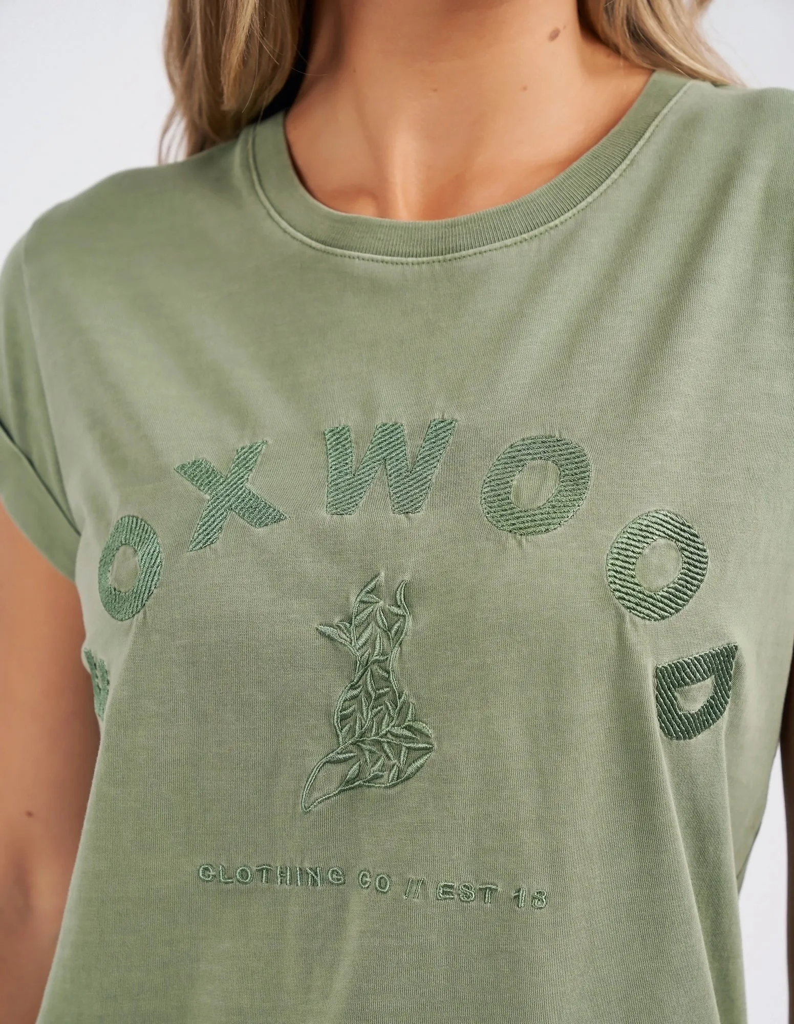 EFFORTLESS TEE