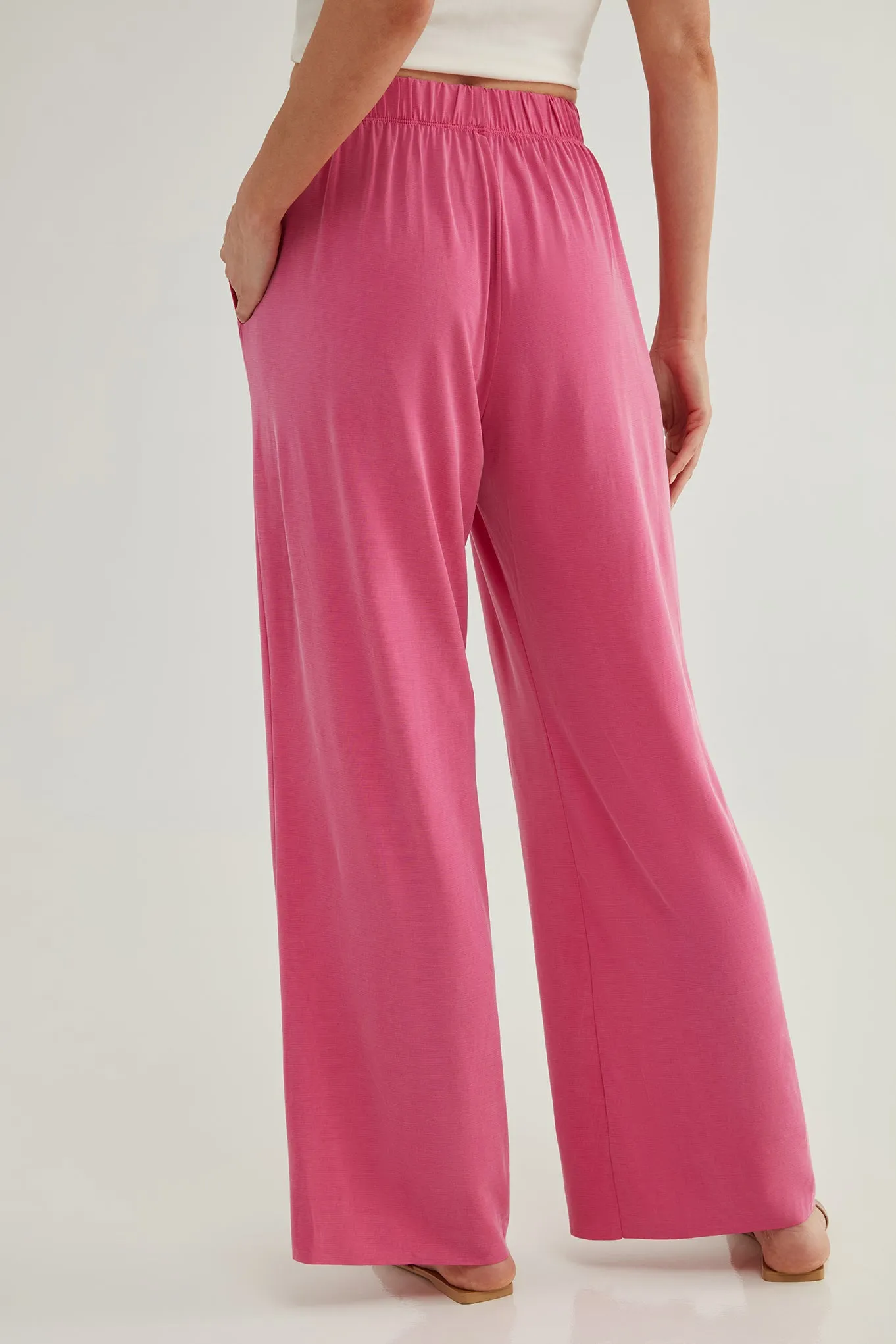 The Effortless Palazzo: Pant - Flow Cupro - Fuchsia